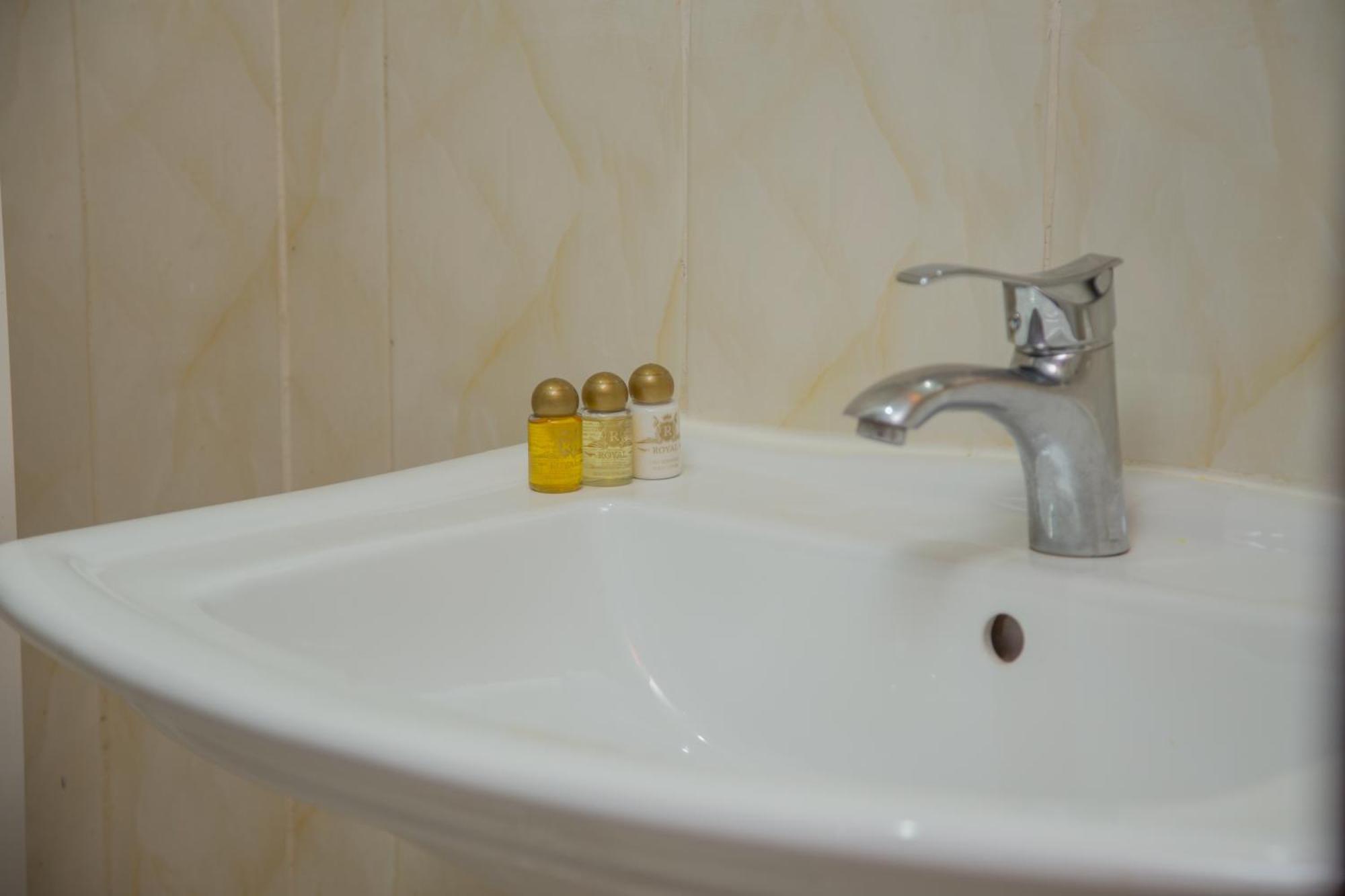 Hotel La Rose Blanche أبيدجان المظهر الخارجي الصورة