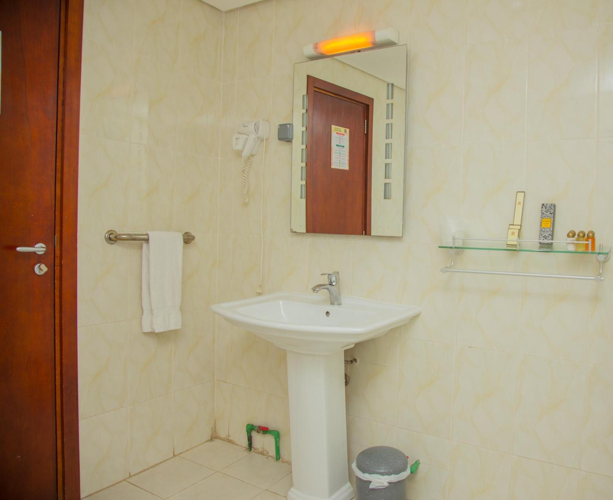 Hotel La Rose Blanche أبيدجان المظهر الخارجي الصورة